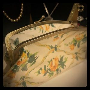 Vintage flower plastic/fabric clutch
